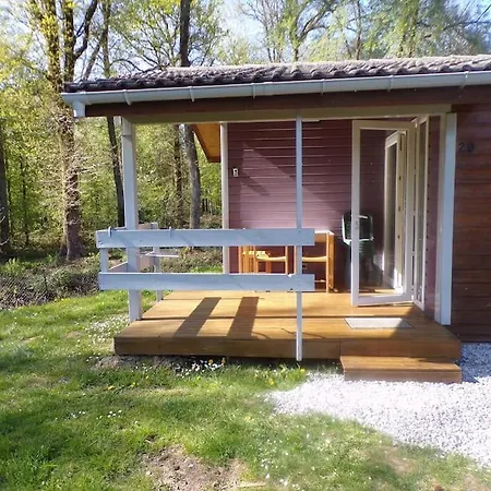 En Bordure De Foret 샬레 *